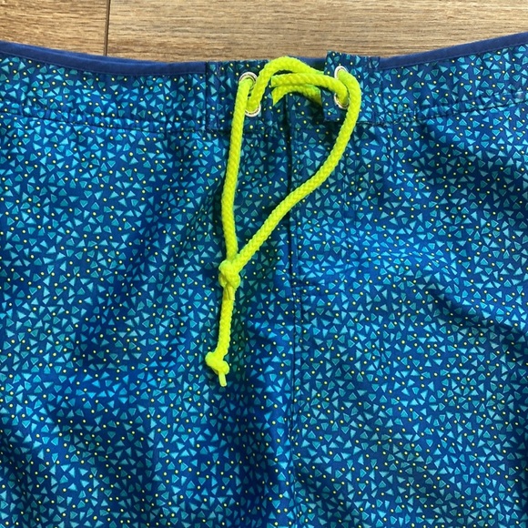Original Penguin swim trunks with a pattern of small, dark blue dots - Picture 5 of 7